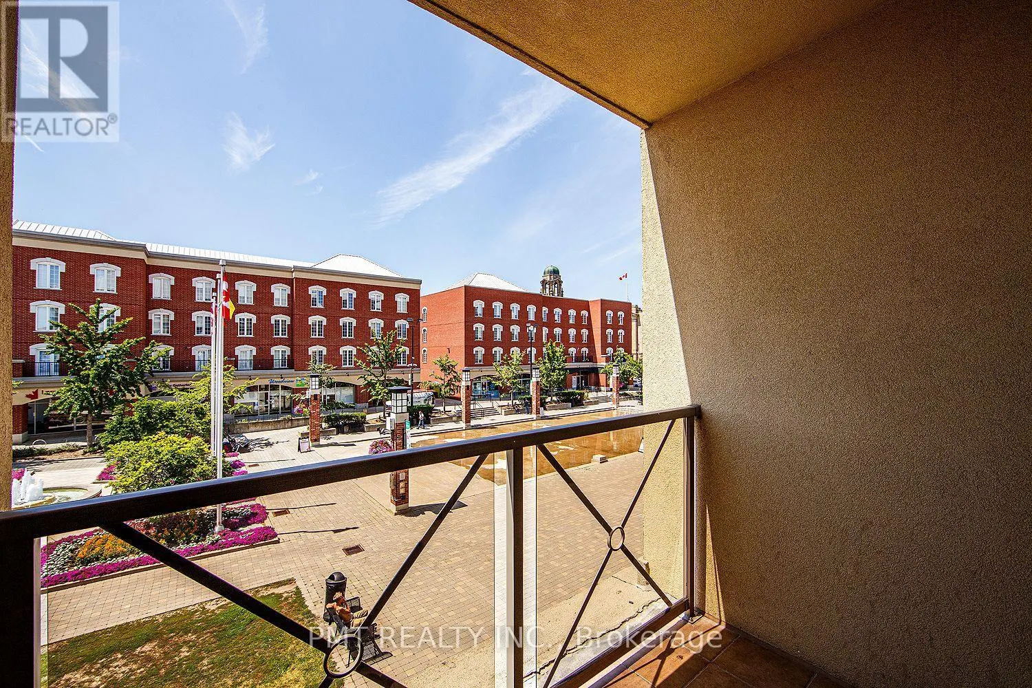 208 - 150 COLBORNE STREET E