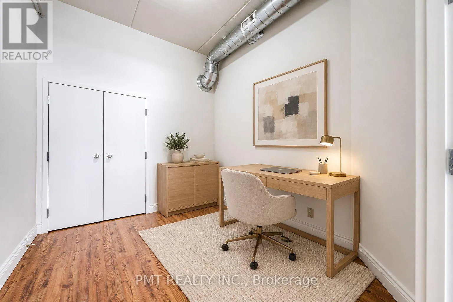 208 - 150 COLBORNE STREET E