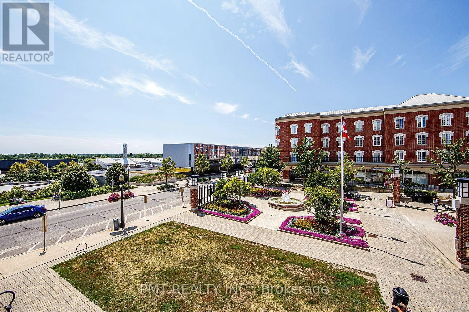 208 - 150 COLBORNE STREET E