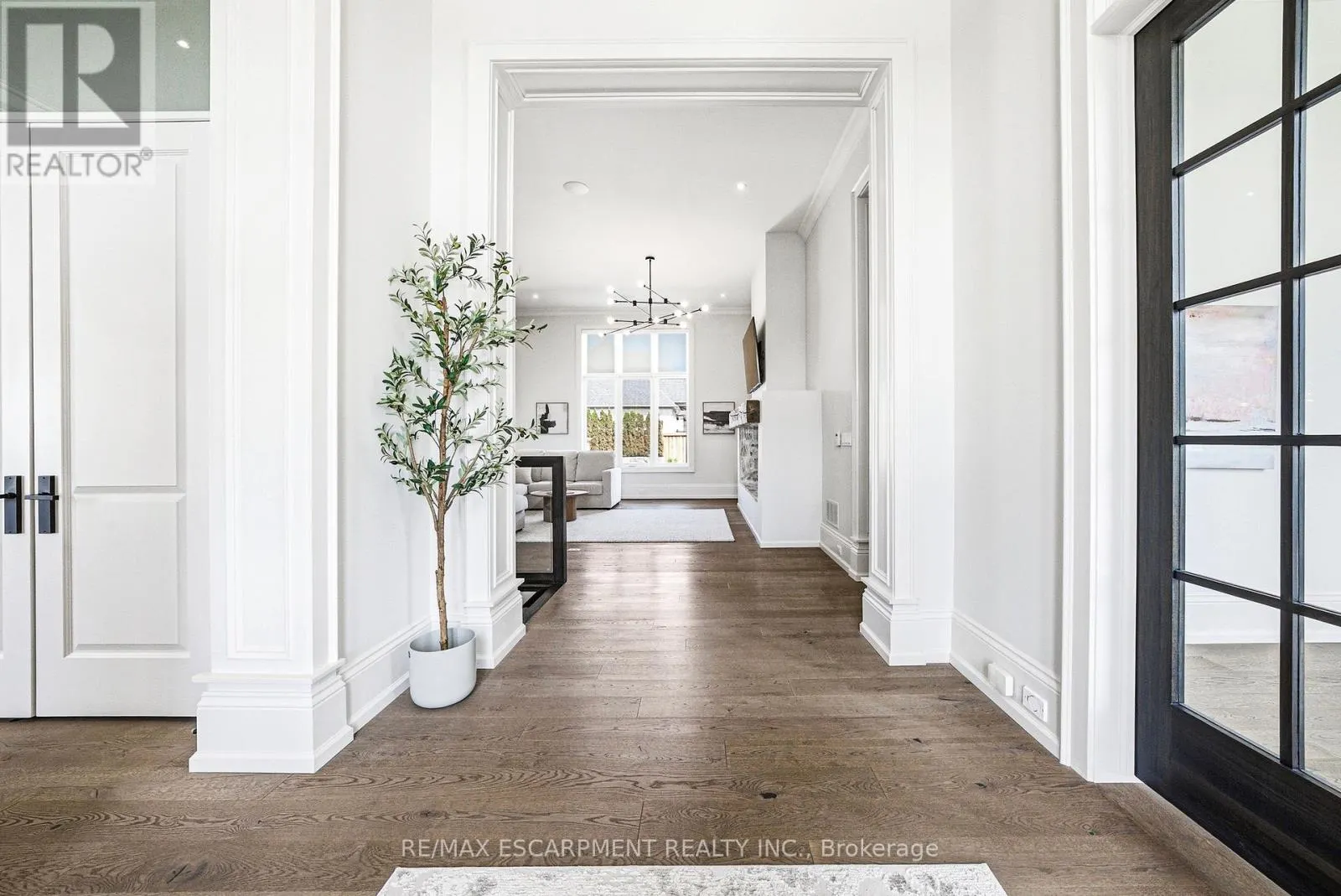38 VISSER DRIVE
