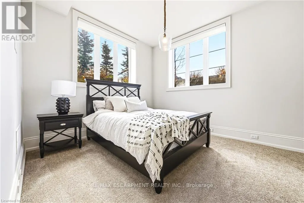 38 VISSER DRIVE