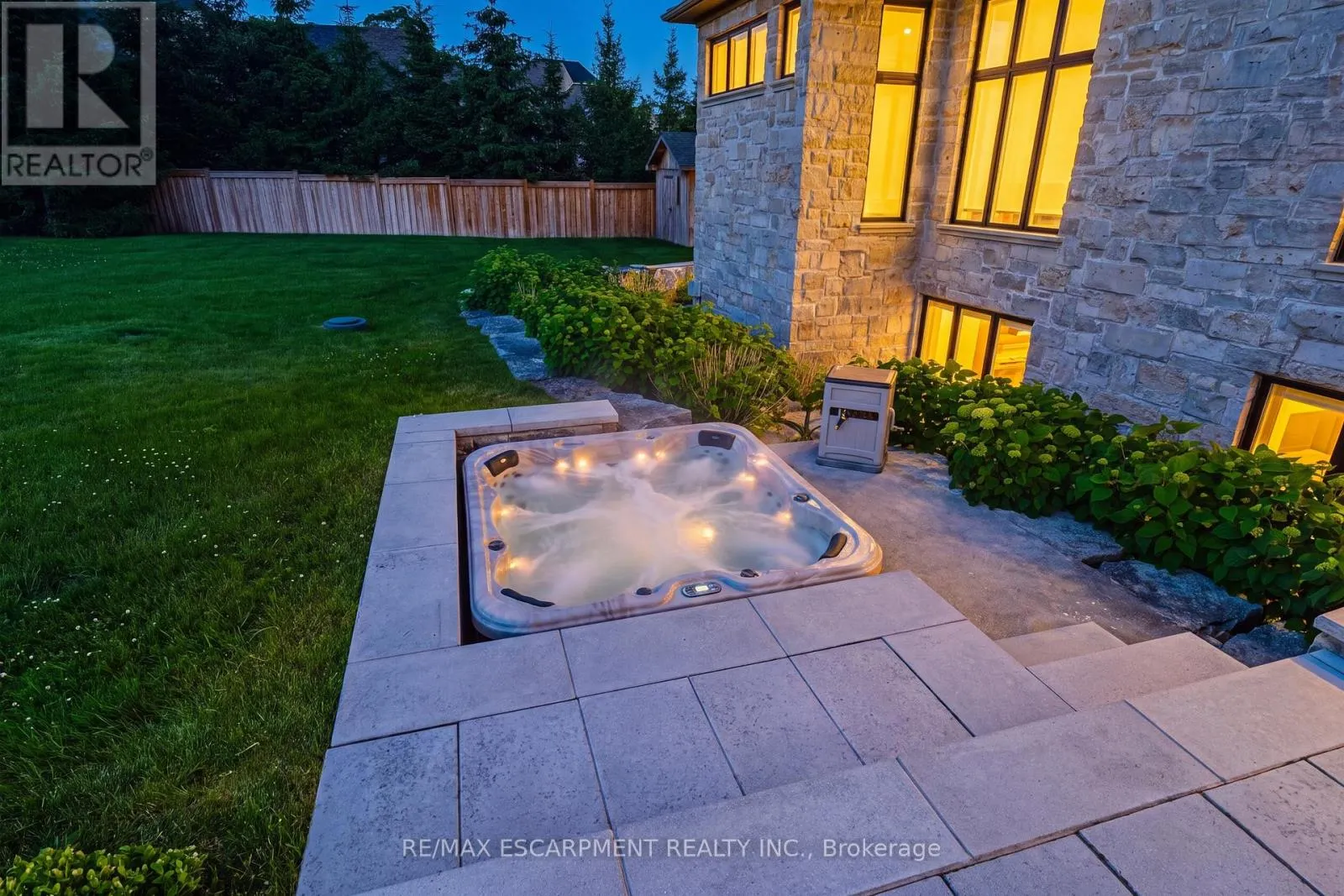 38 VISSER DRIVE