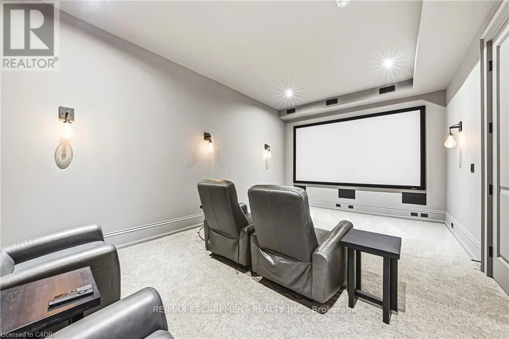 38 VISSER DRIVE