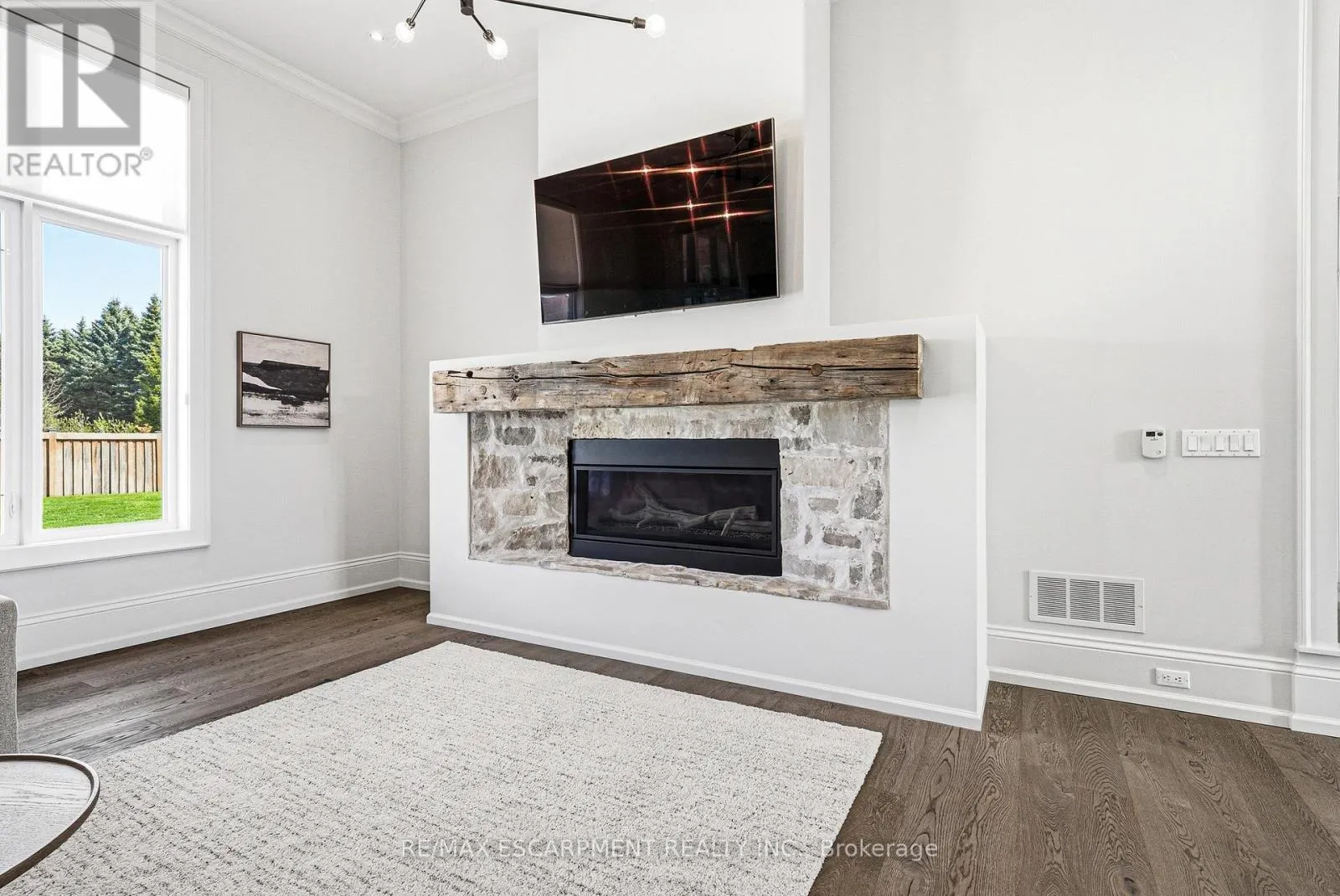 38 VISSER DRIVE