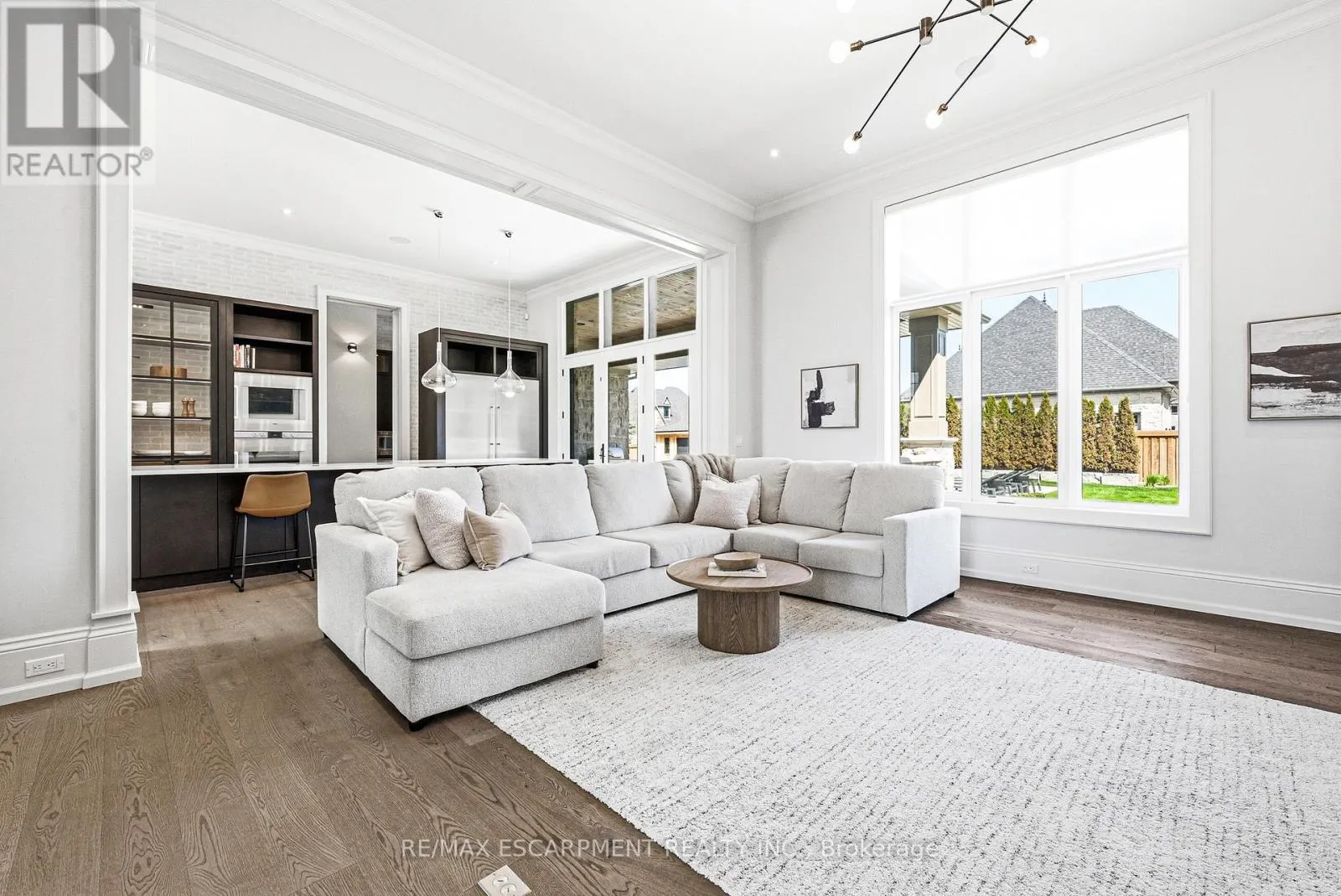 38 VISSER DRIVE