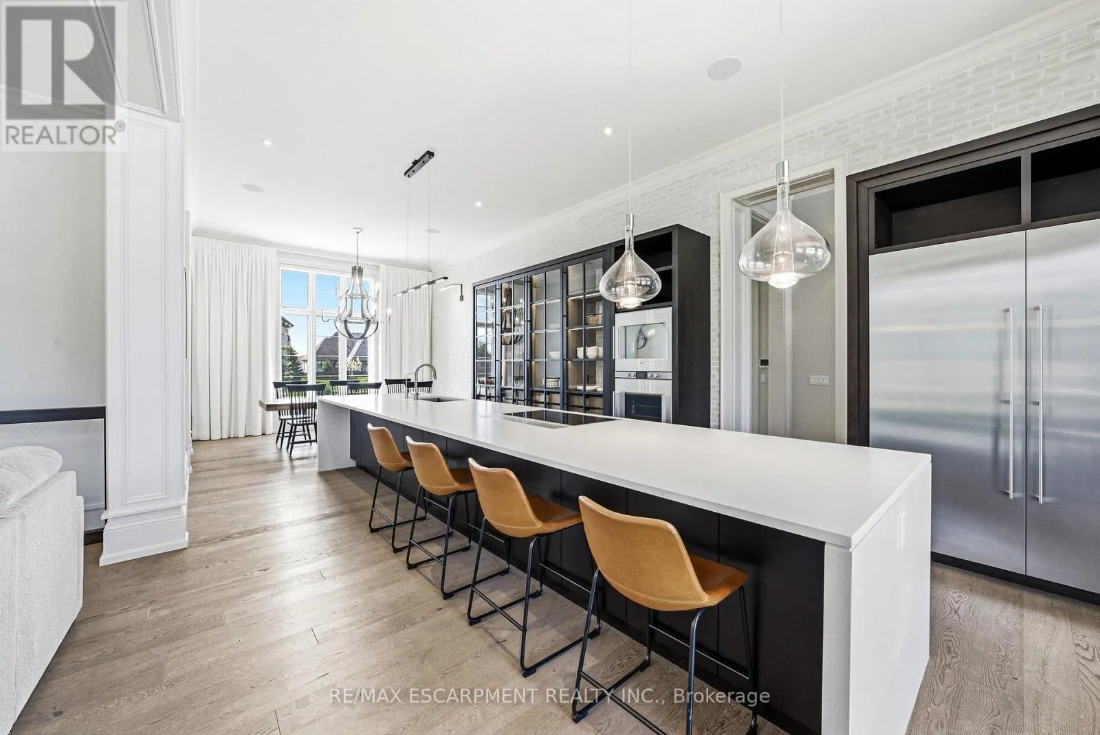 38 VISSER DRIVE