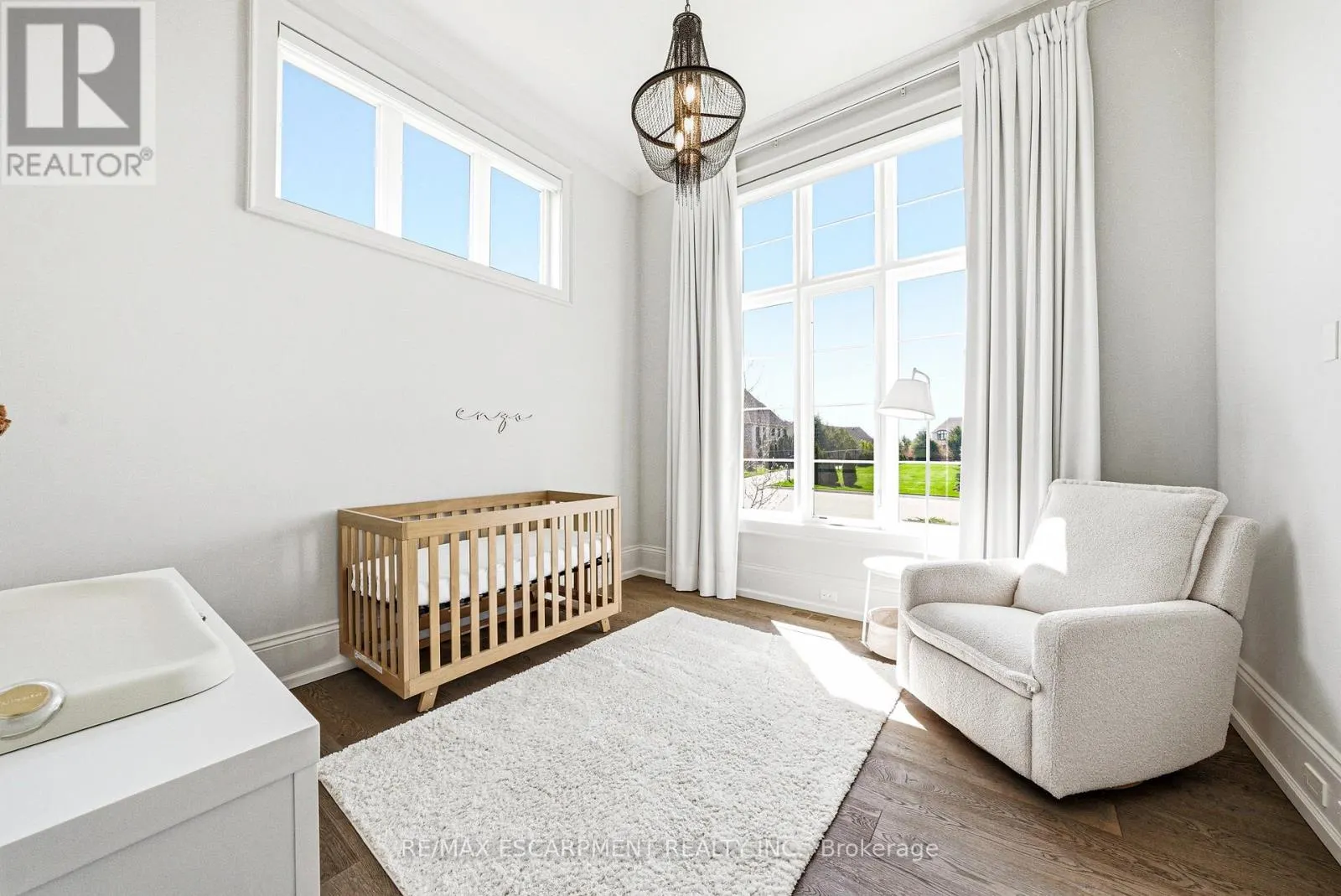 38 VISSER DRIVE