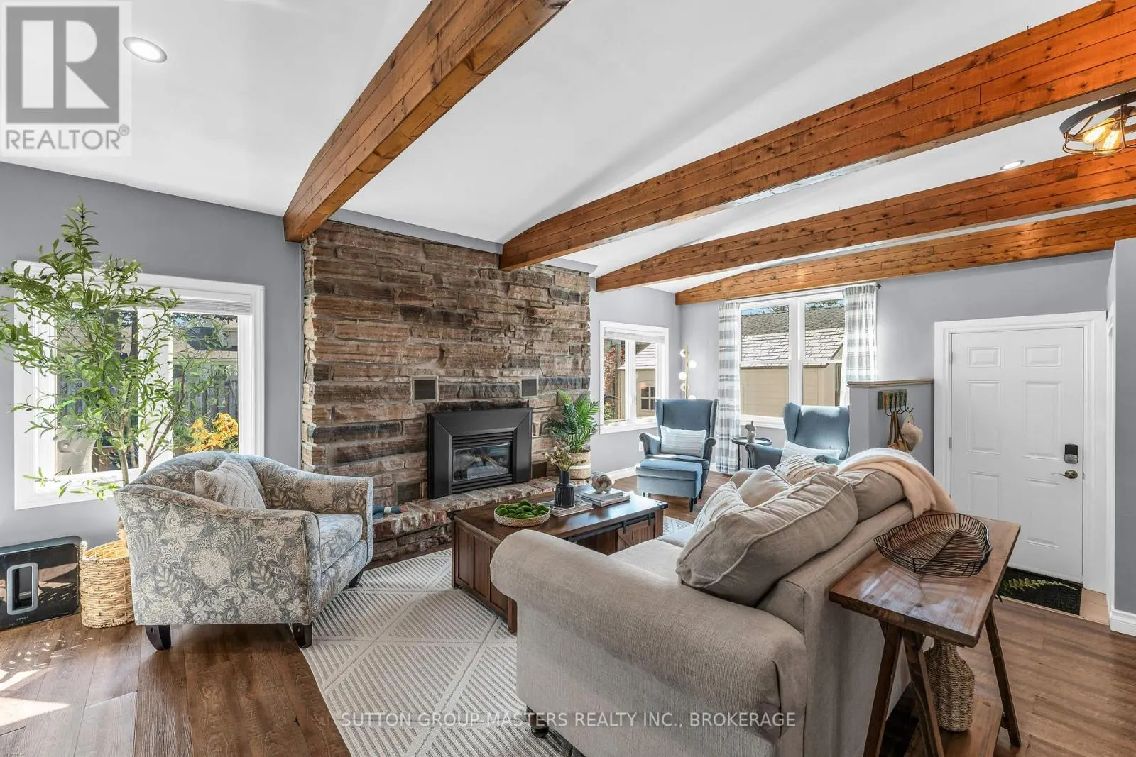 11 CHESTERFIELD DRIVE