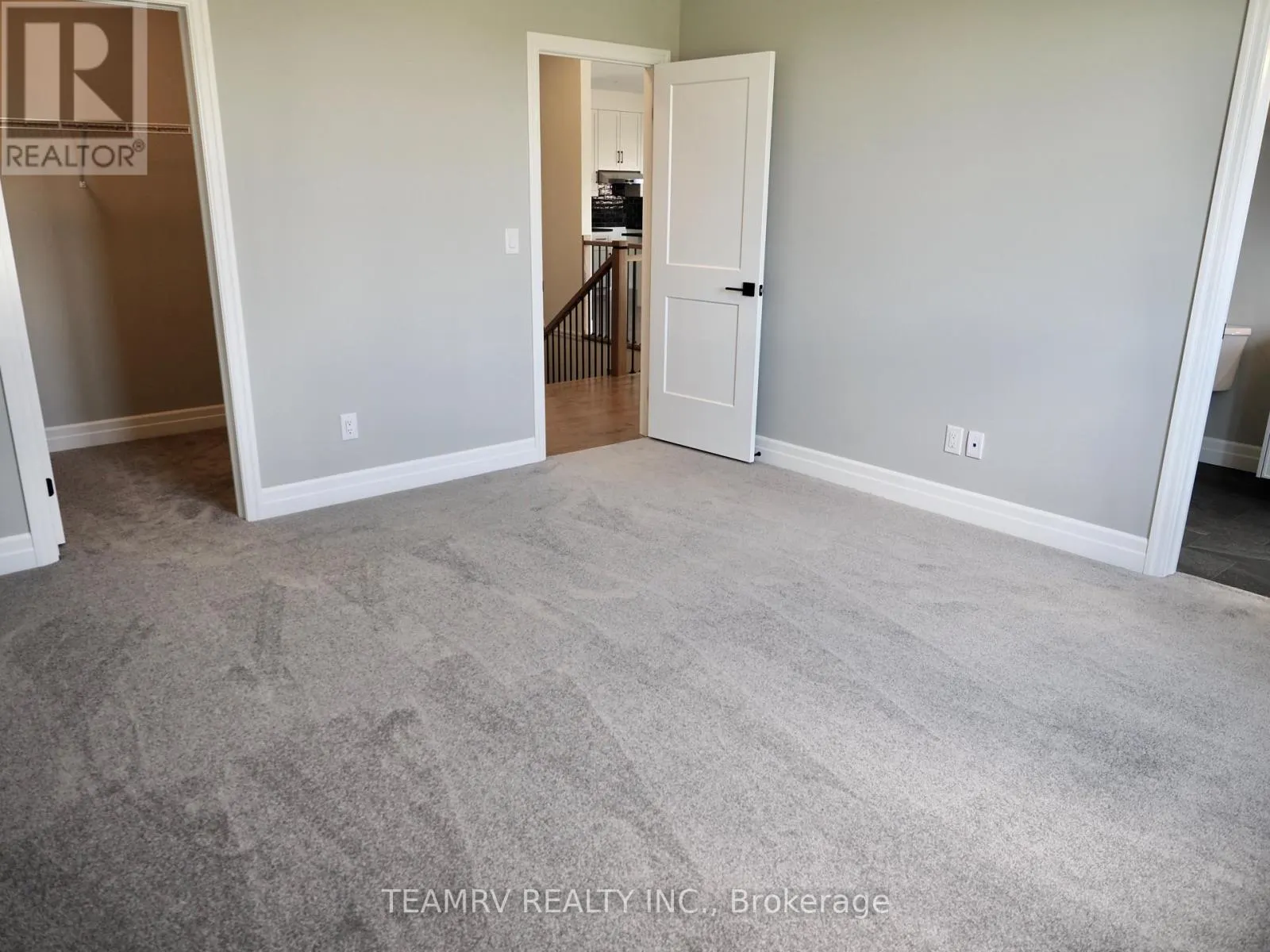 11 SYCAMORE DRIVE
