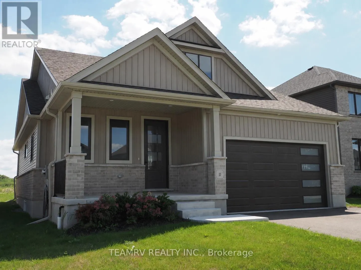 11 SYCAMORE DRIVE
