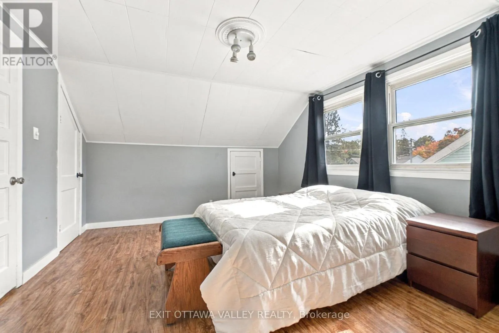 15 TROYES STREET