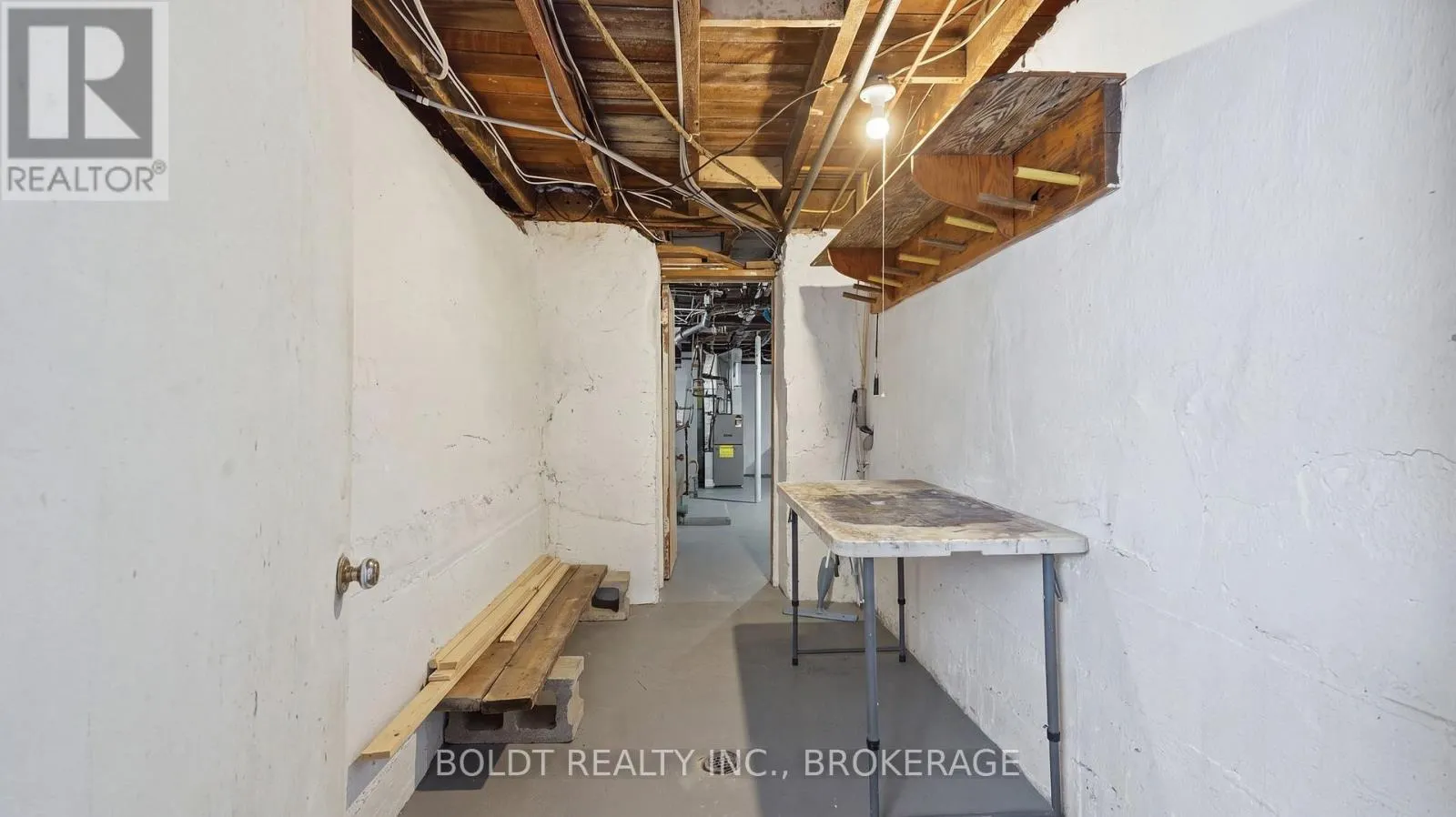 28 CHAPEL STREET S