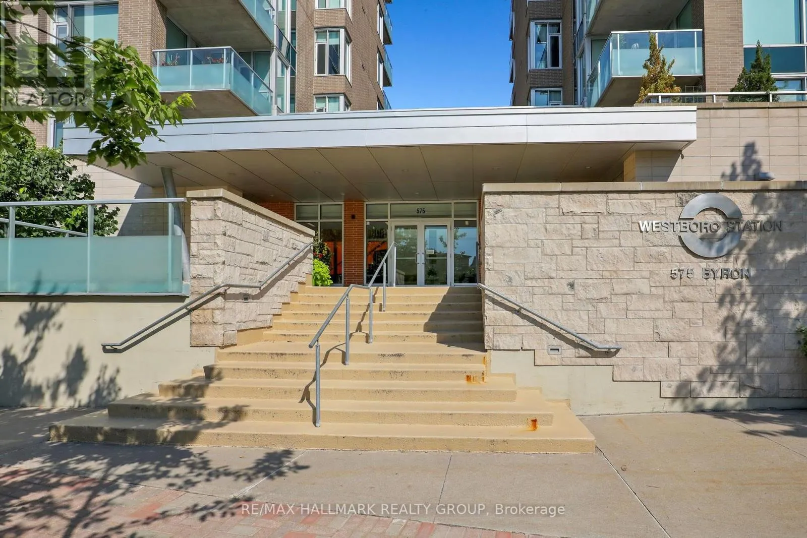 411 - 575 BYRON AVENUE