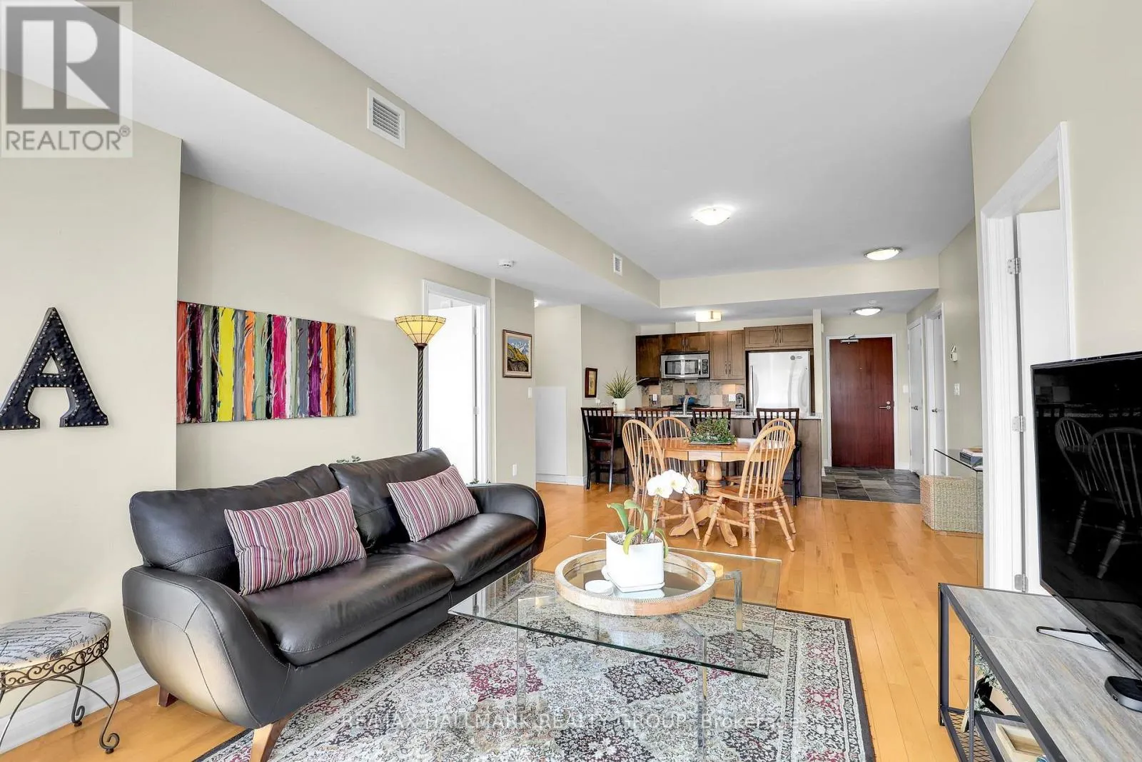 411 - 575 BYRON AVENUE