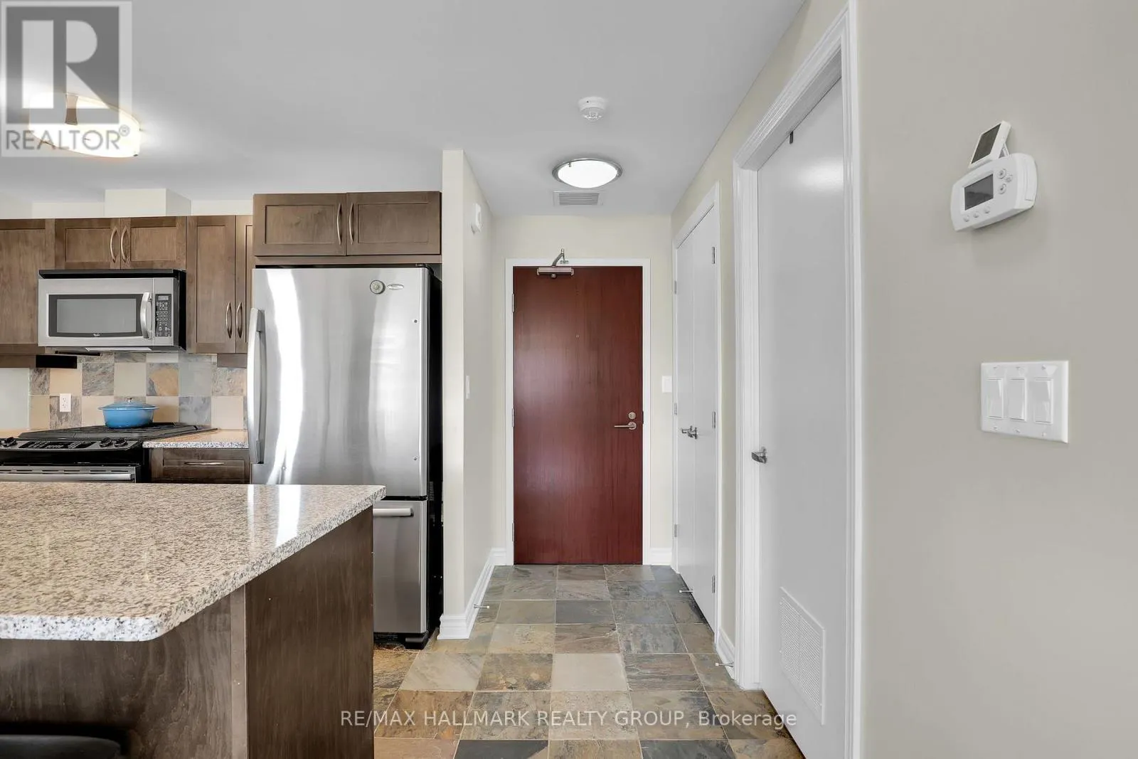 411 - 575 BYRON AVENUE