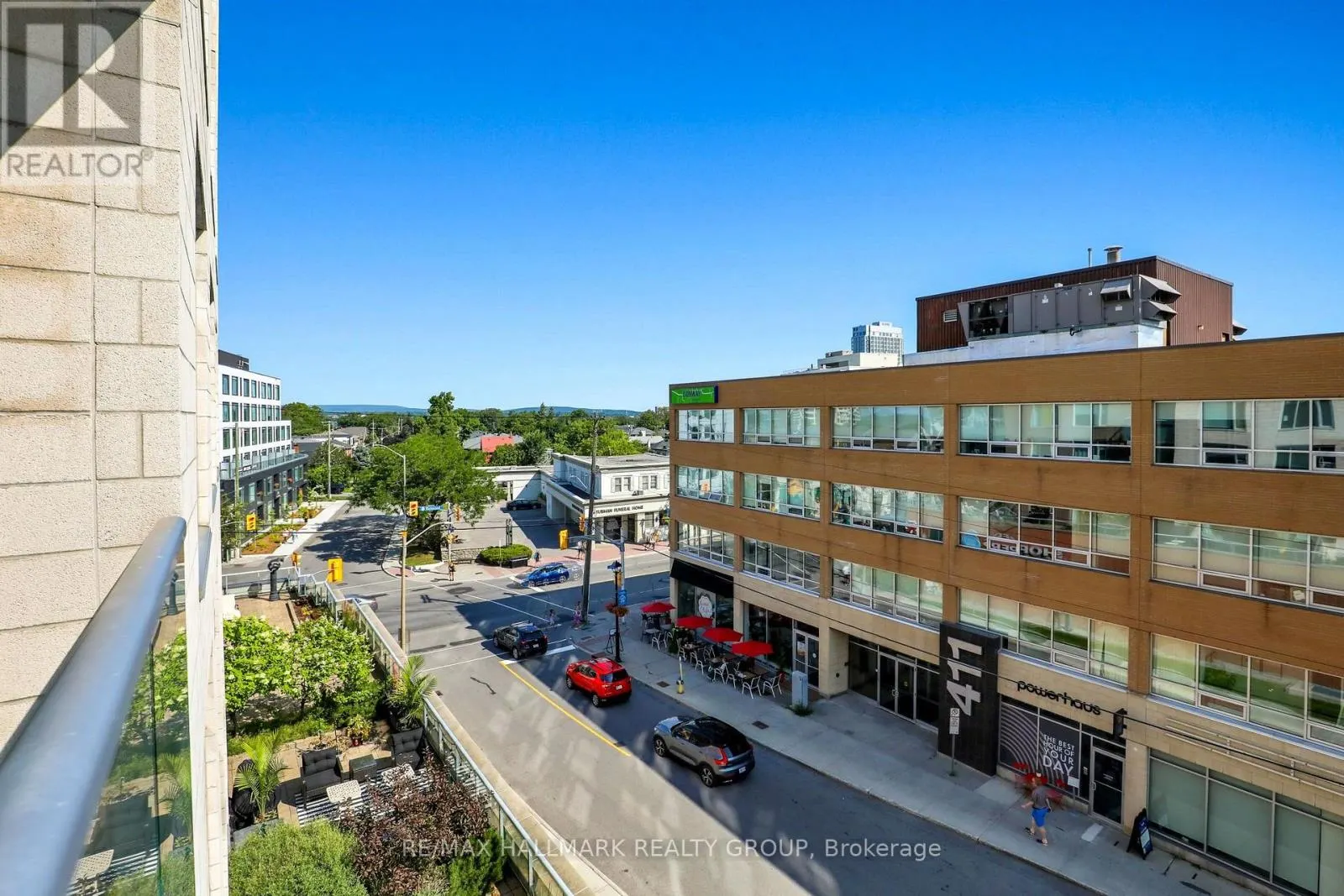 411 - 575 BYRON AVENUE