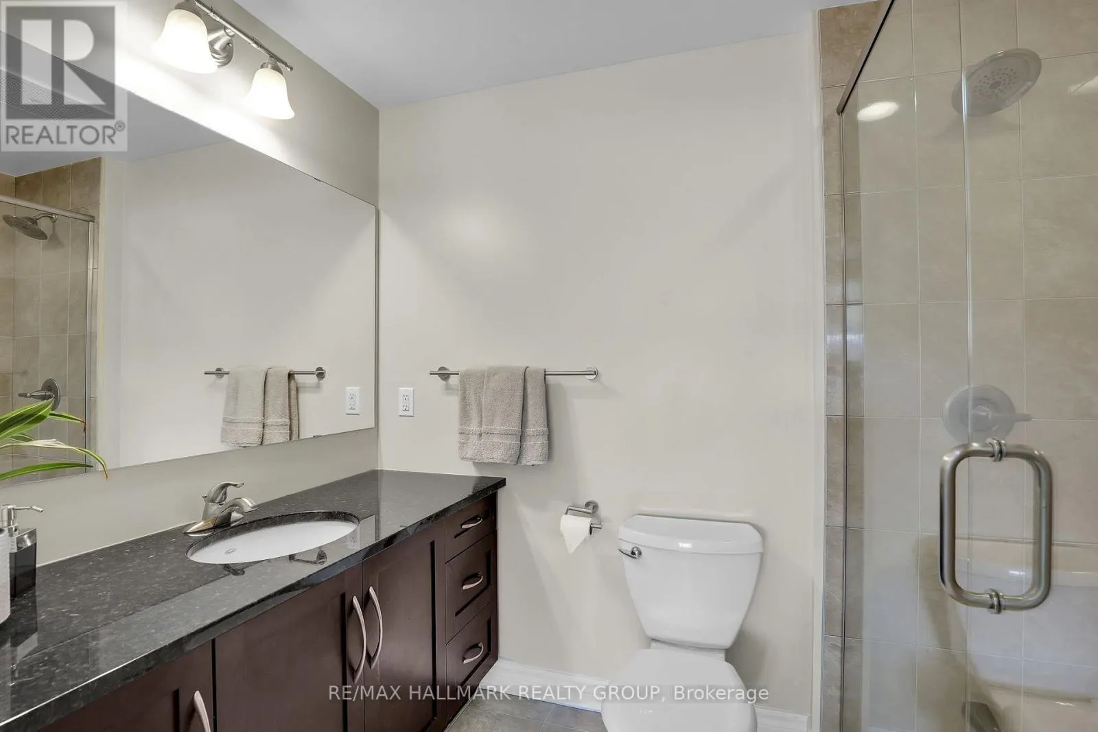 411 - 575 BYRON AVENUE