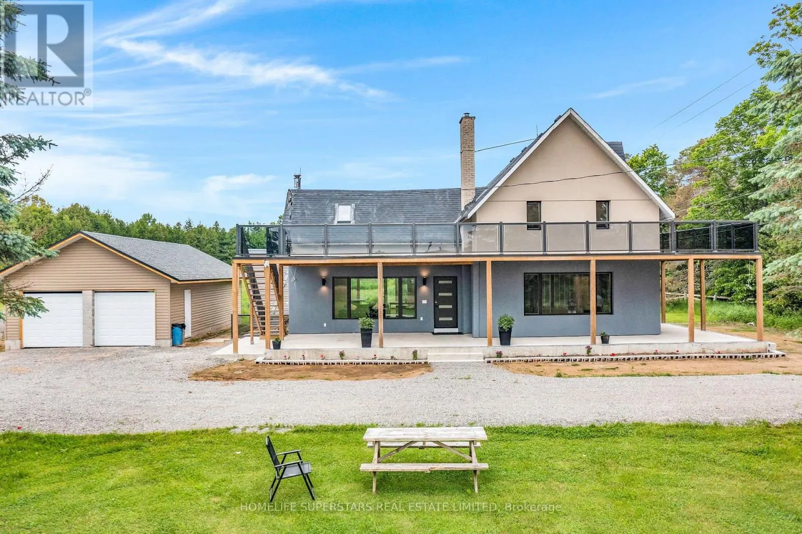 689 NORTHLINE ROAD