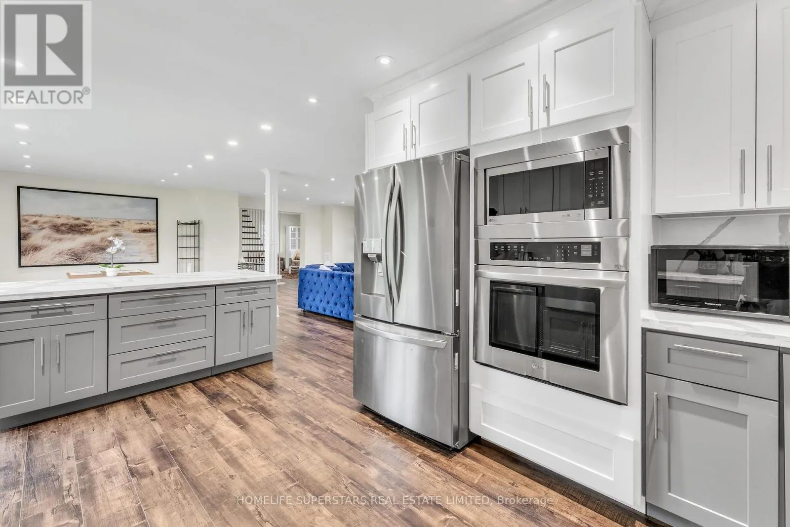 689 NORTHLINE ROAD