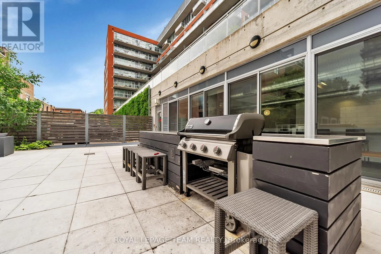 905 - 360 MCLEOD STREET