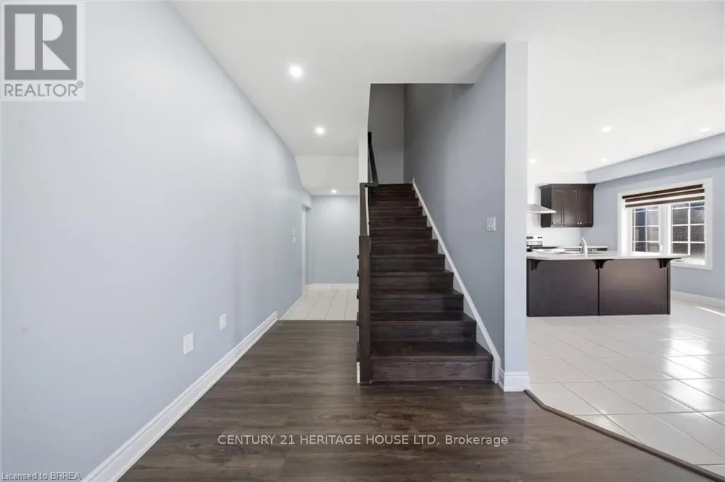 18 MACKLIN STREET