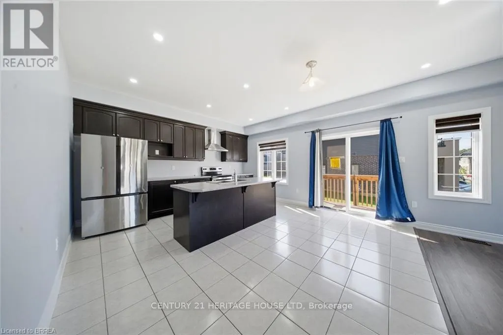18 MACKLIN STREET