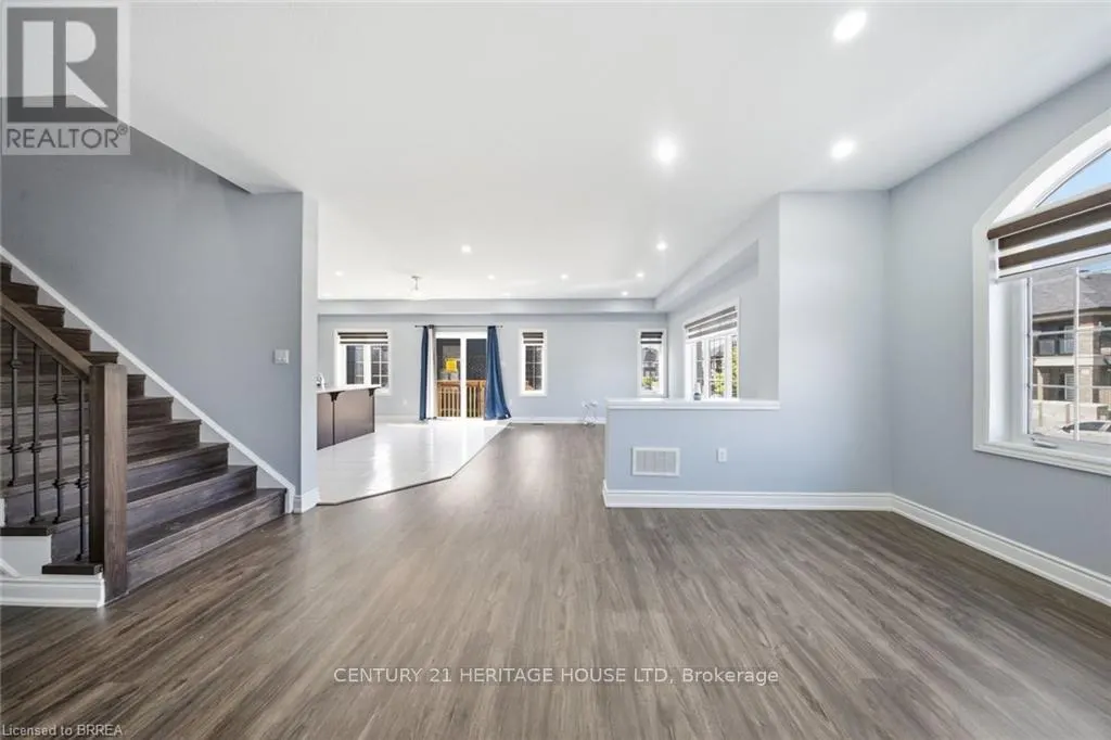 18 MACKLIN STREET