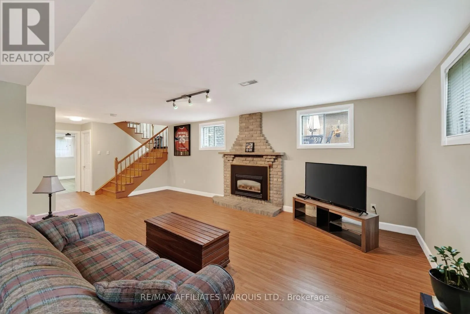 828 CHELSEA CRESCENT