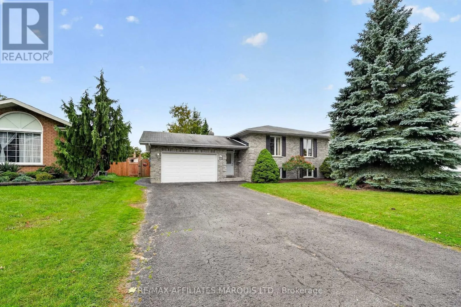 828 CHELSEA CRESCENT