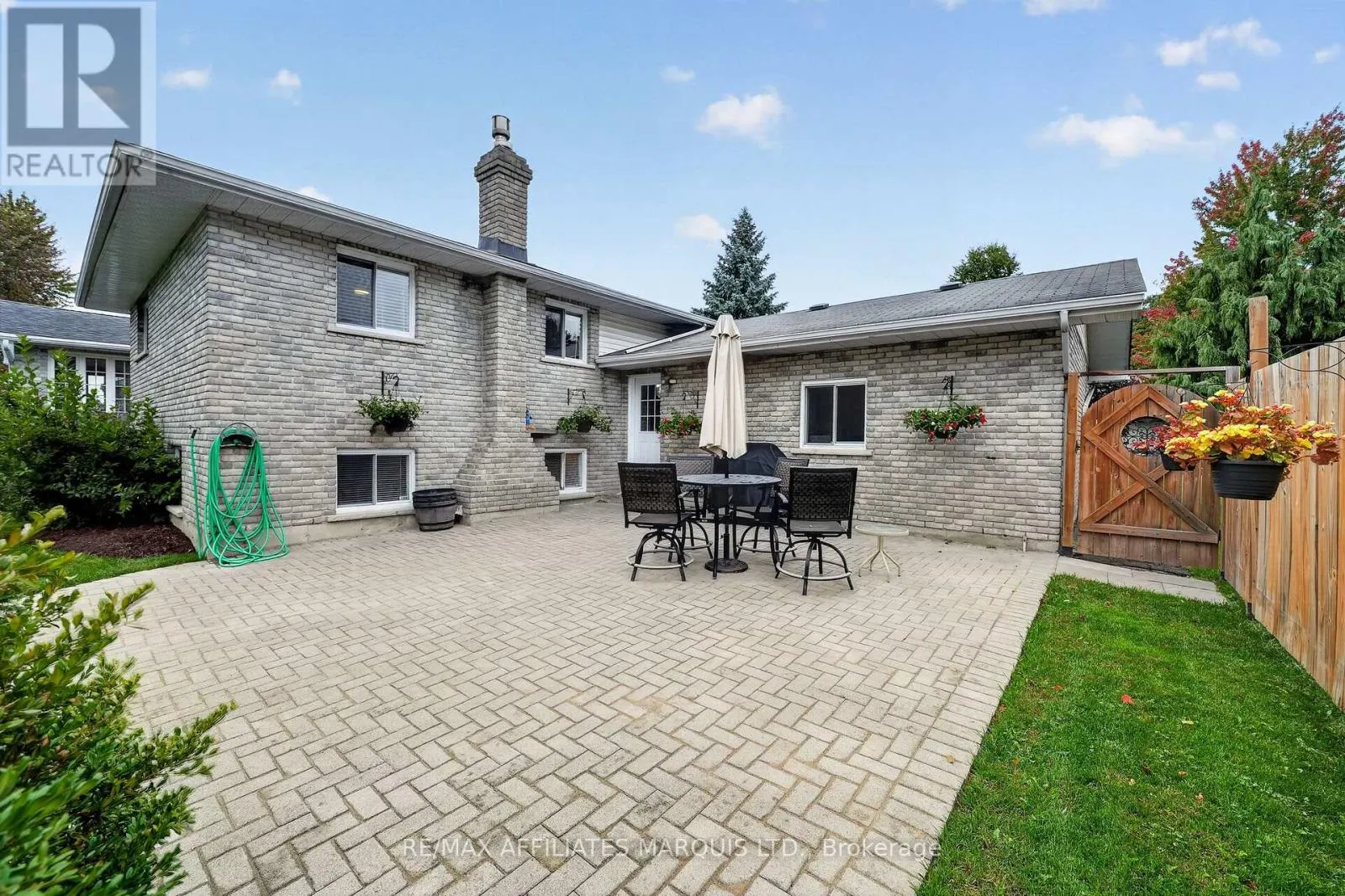 828 CHELSEA CRESCENT