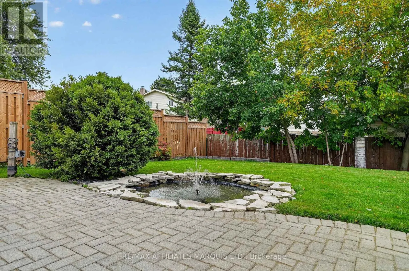 828 CHELSEA CRESCENT