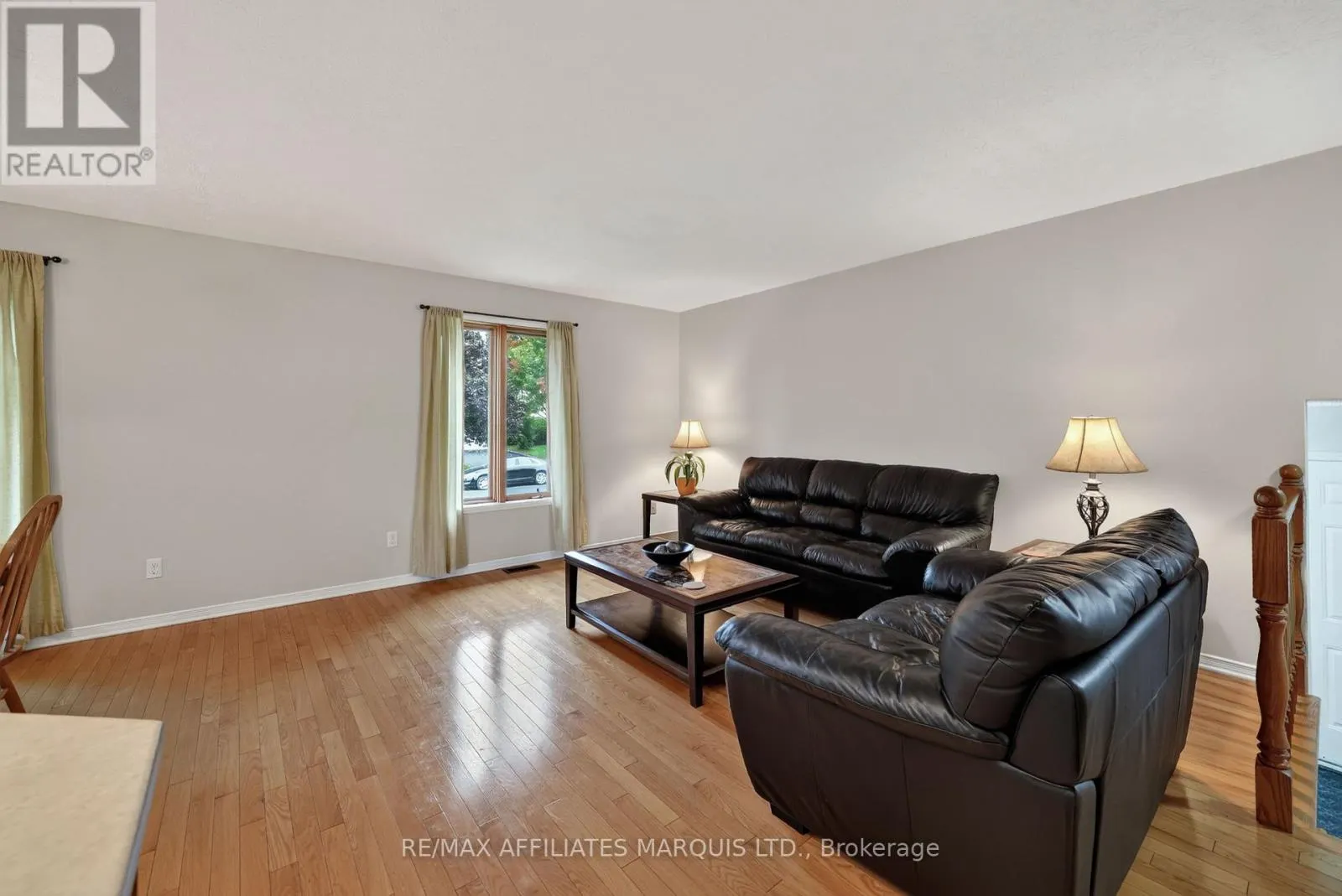 828 CHELSEA CRESCENT