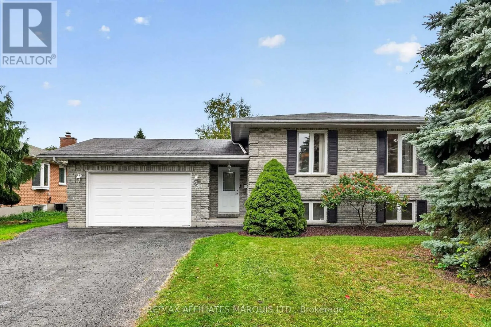828 CHELSEA CRESCENT