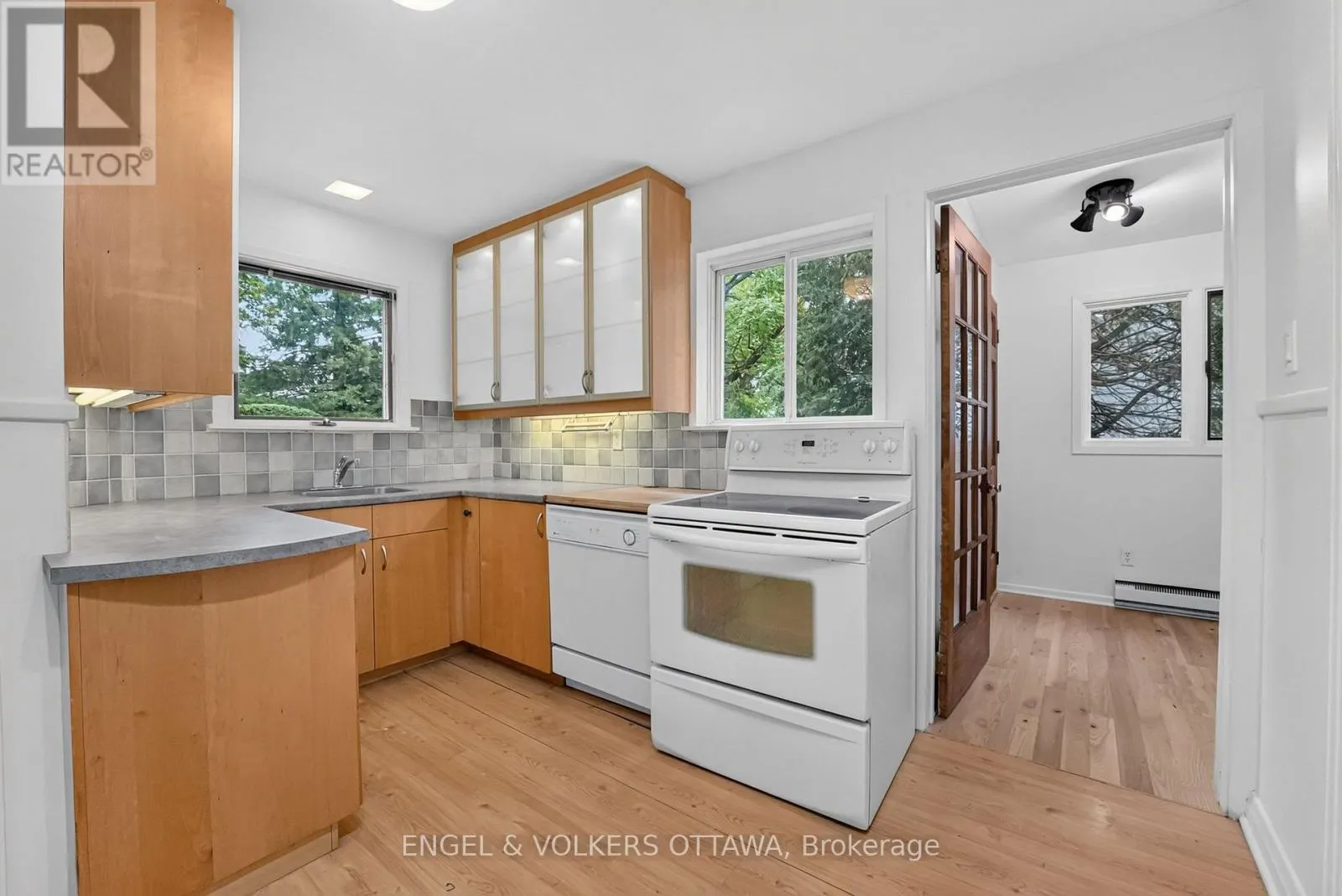 35 BEDFORD CRESCENT