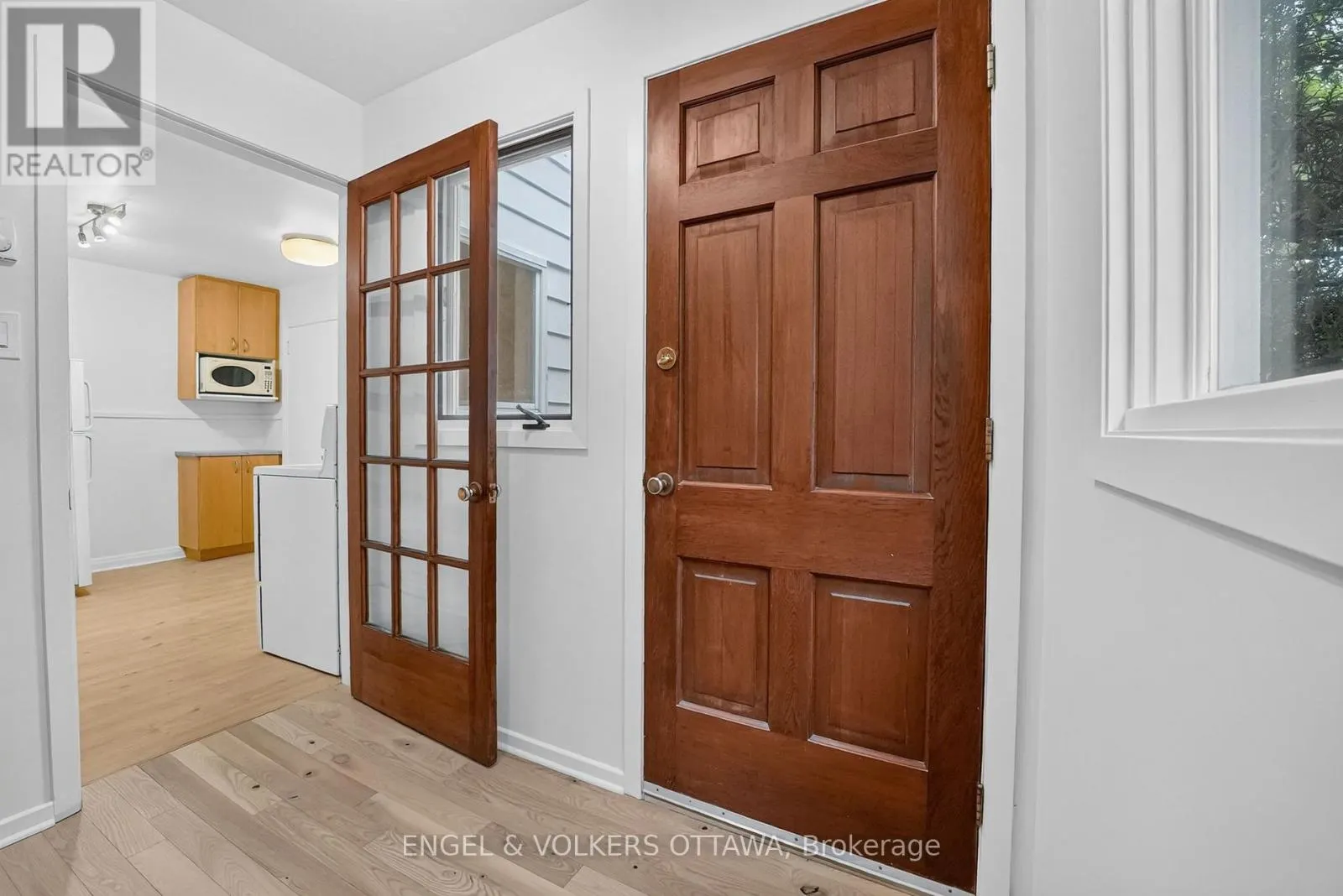 35 BEDFORD CRESCENT