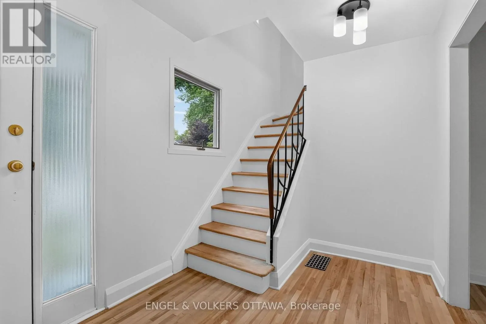 35 BEDFORD CRESCENT