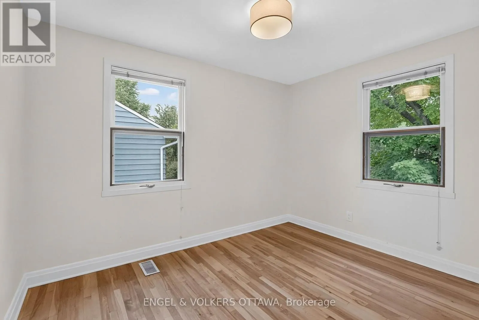 35 BEDFORD CRESCENT