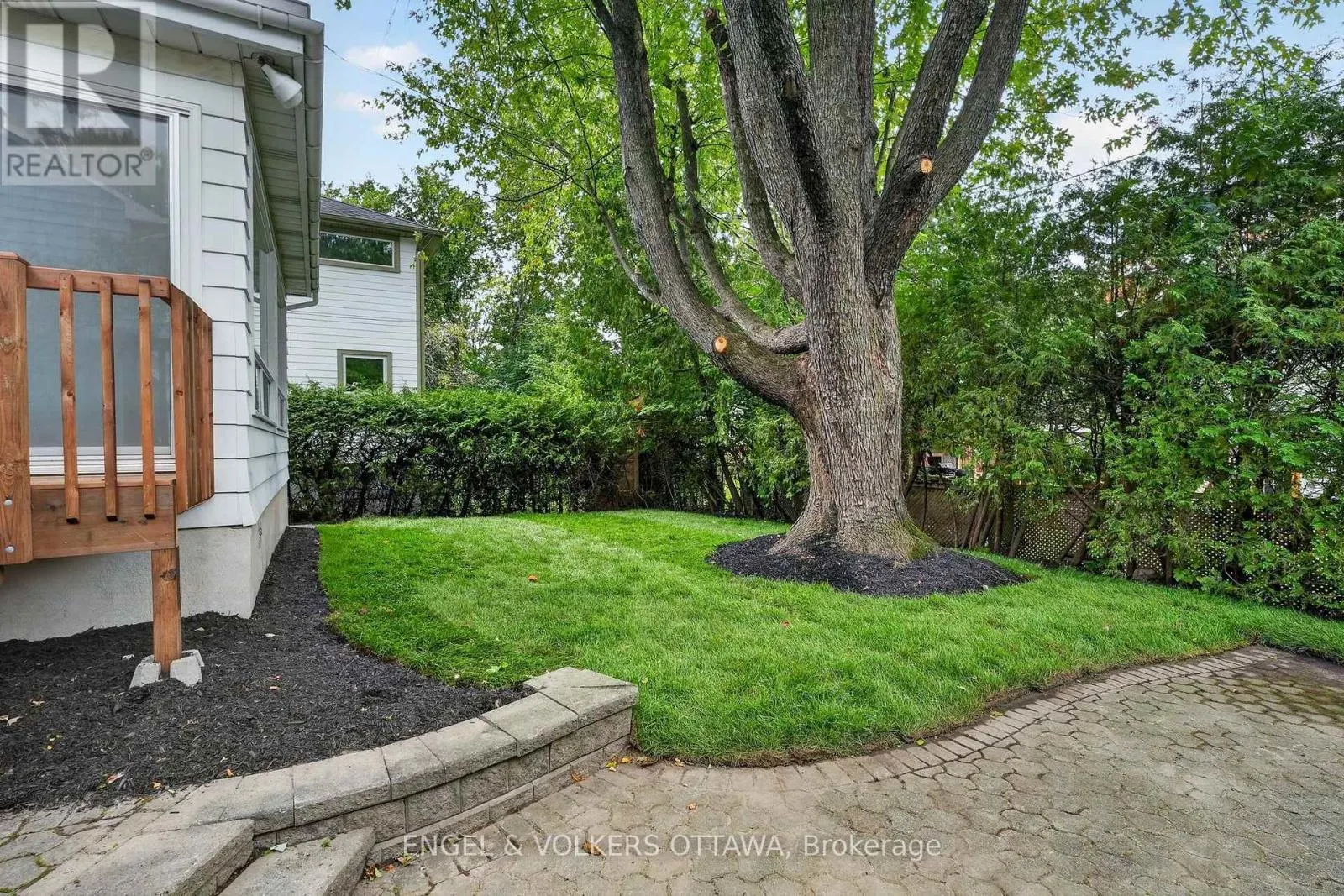 35 BEDFORD CRESCENT