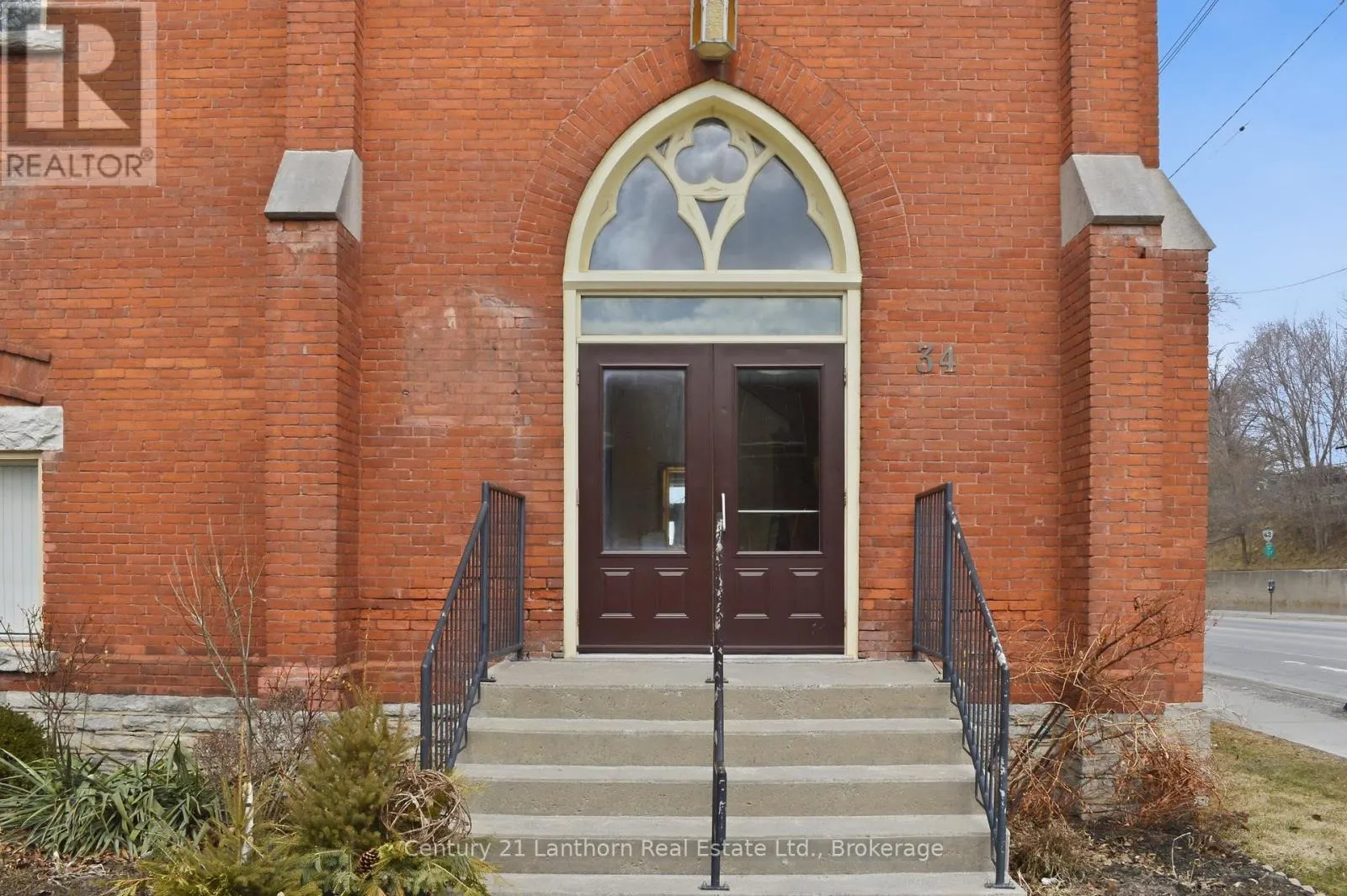 34 VICTORIA AVENUE