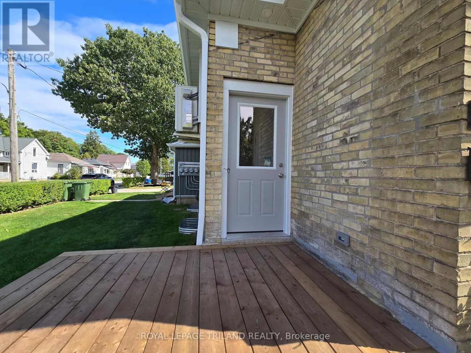 1 - 245 ROSS STREET #1