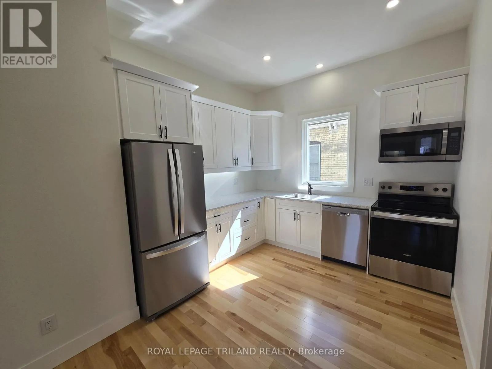 1 - 245 ROSS STREET #1