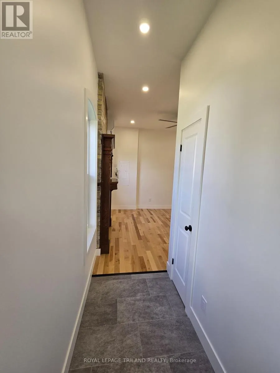 1 - 245 ROSS STREET #1