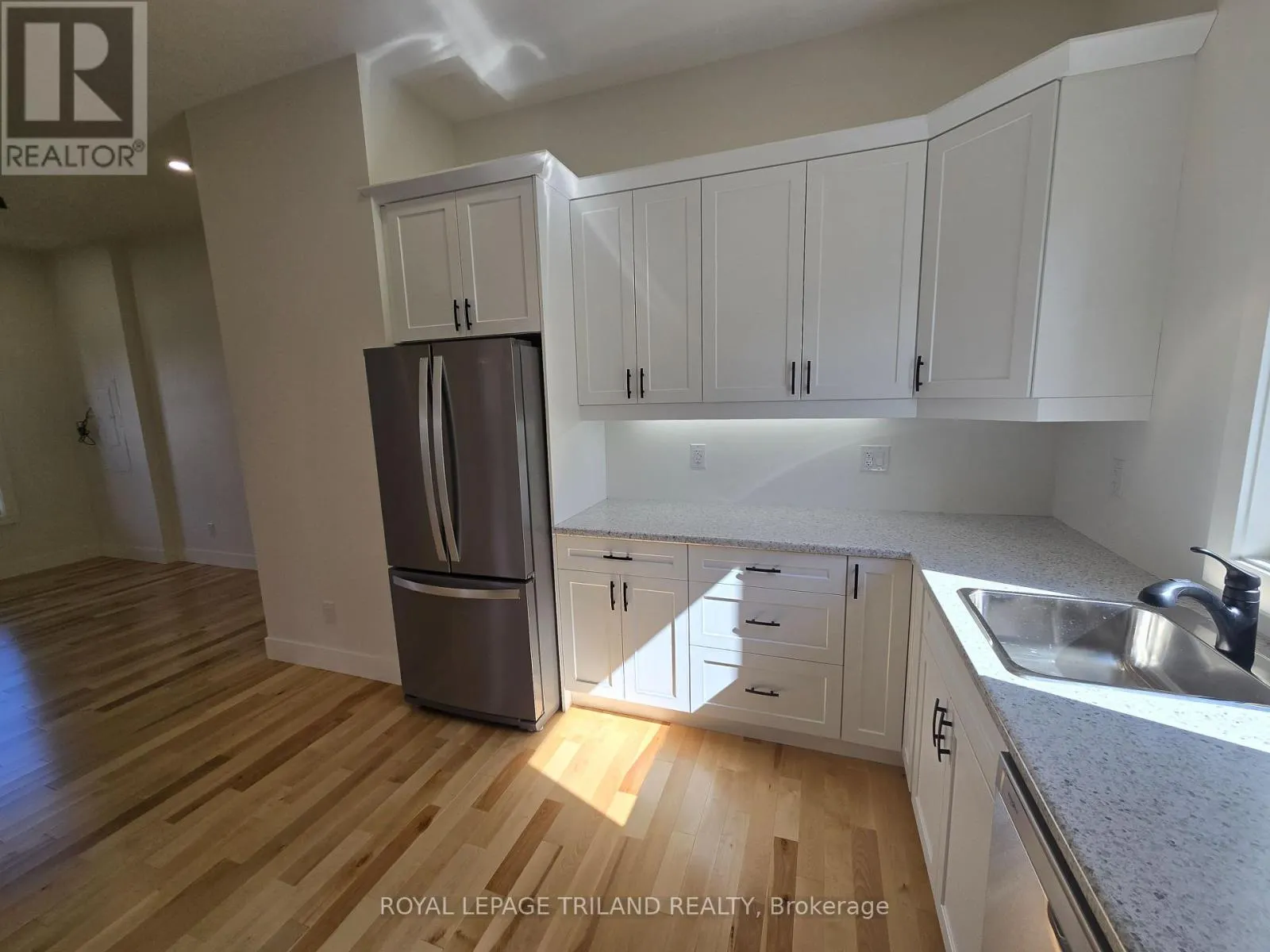 1 - 245 ROSS STREET #1