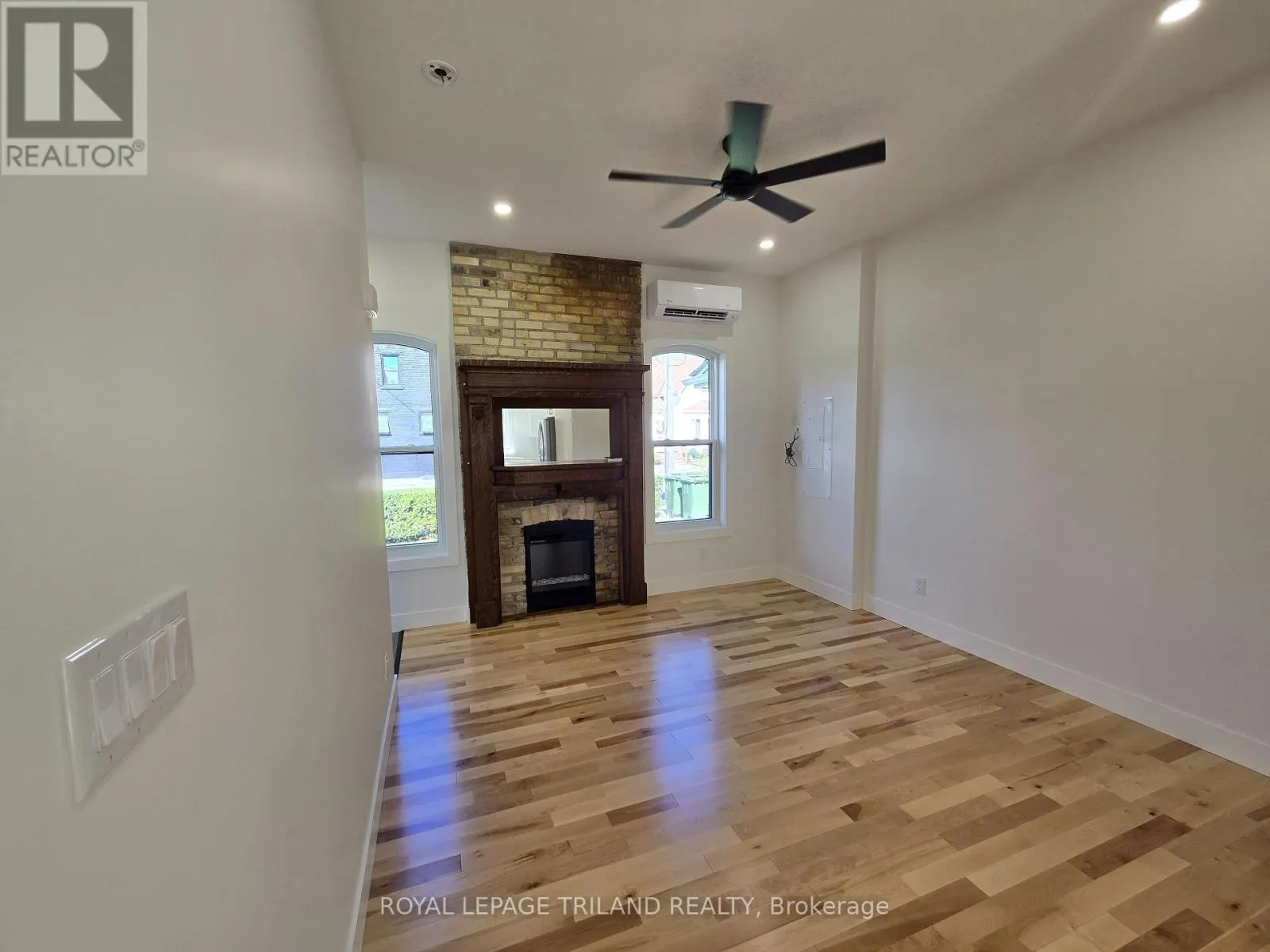 1 - 245 ROSS STREET #1