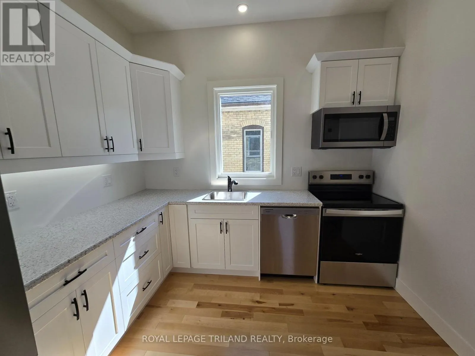 1 - 245 ROSS STREET #1