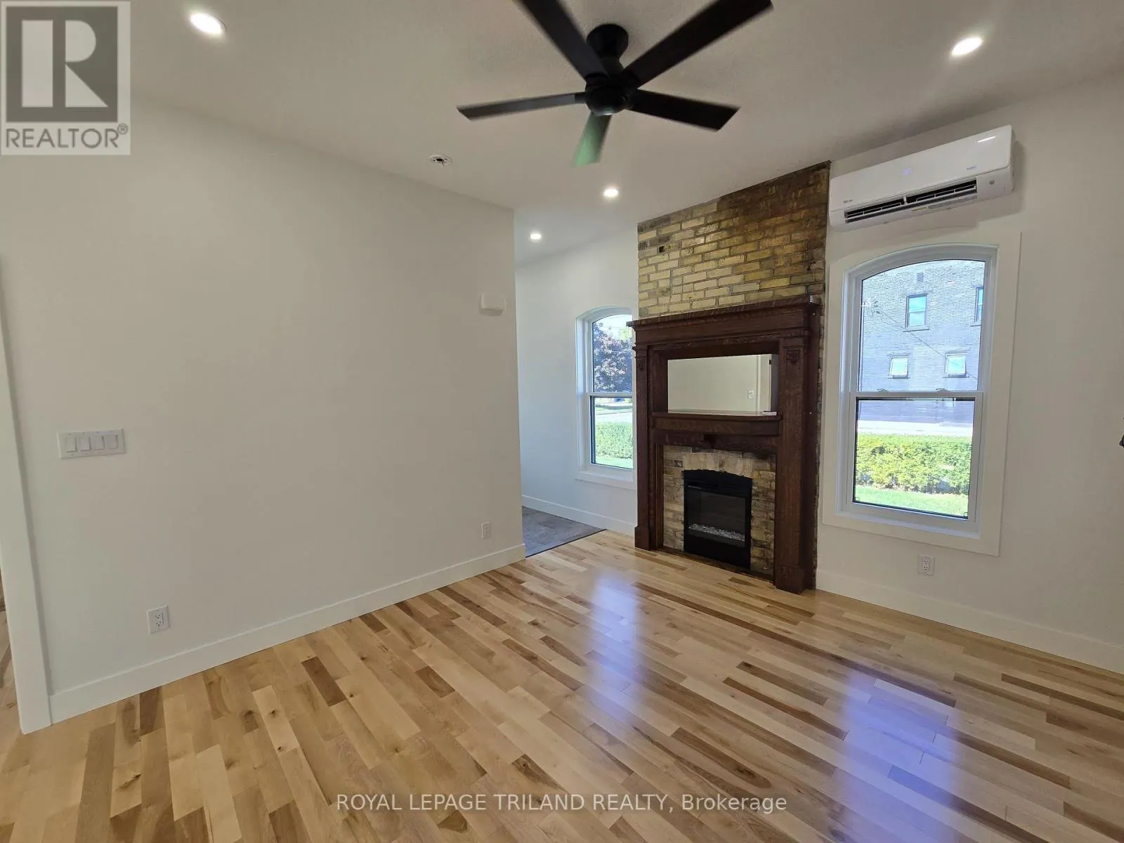 1 - 245 ROSS STREET #1