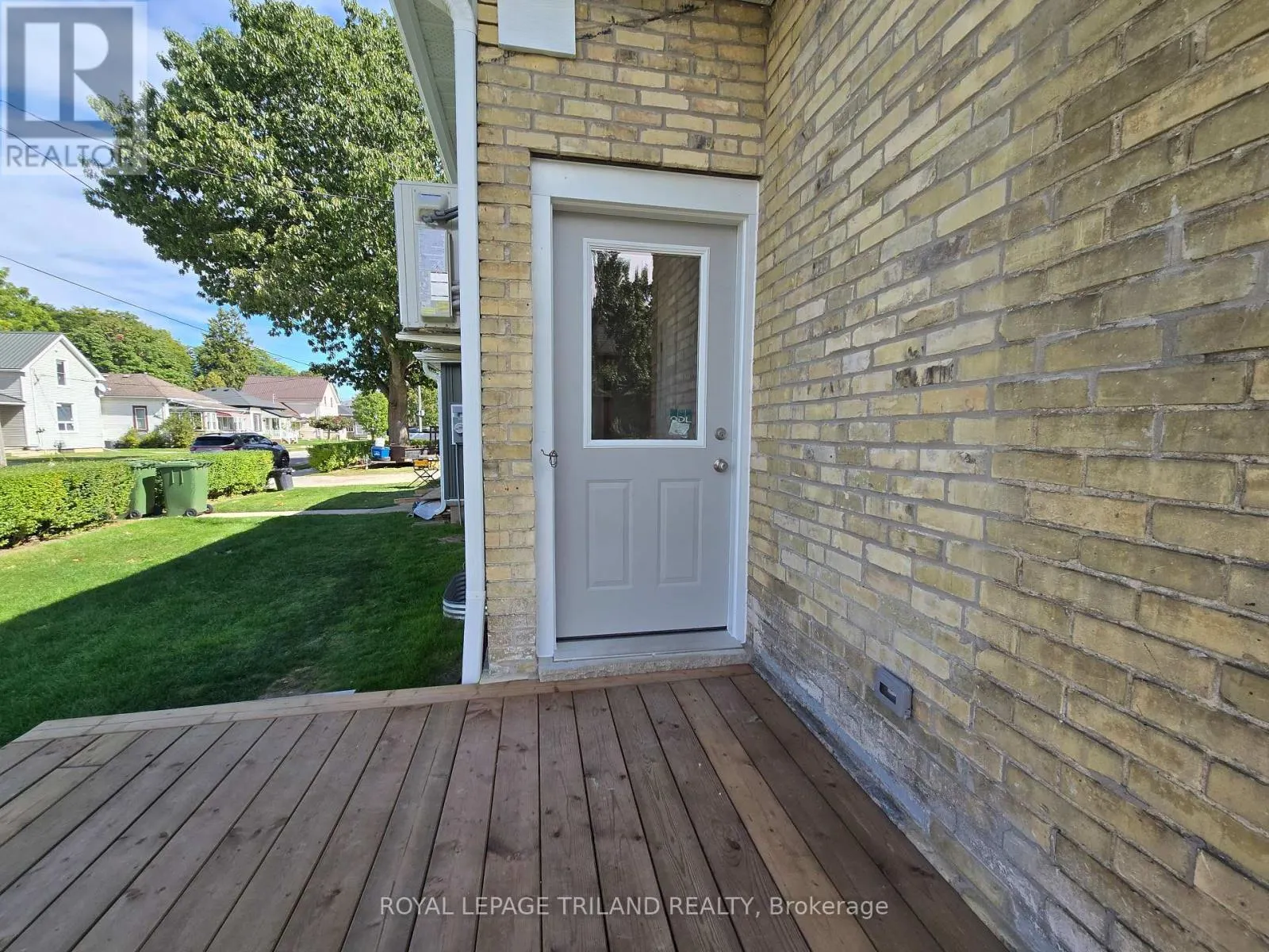 1 - 245 ROSS STREET #1