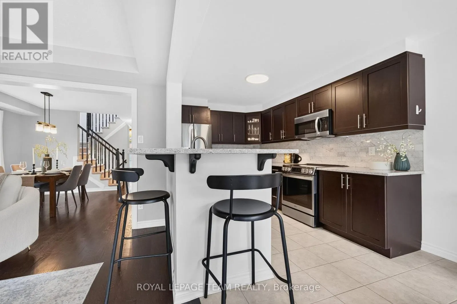 517 FOXLIGHT CIRCLE