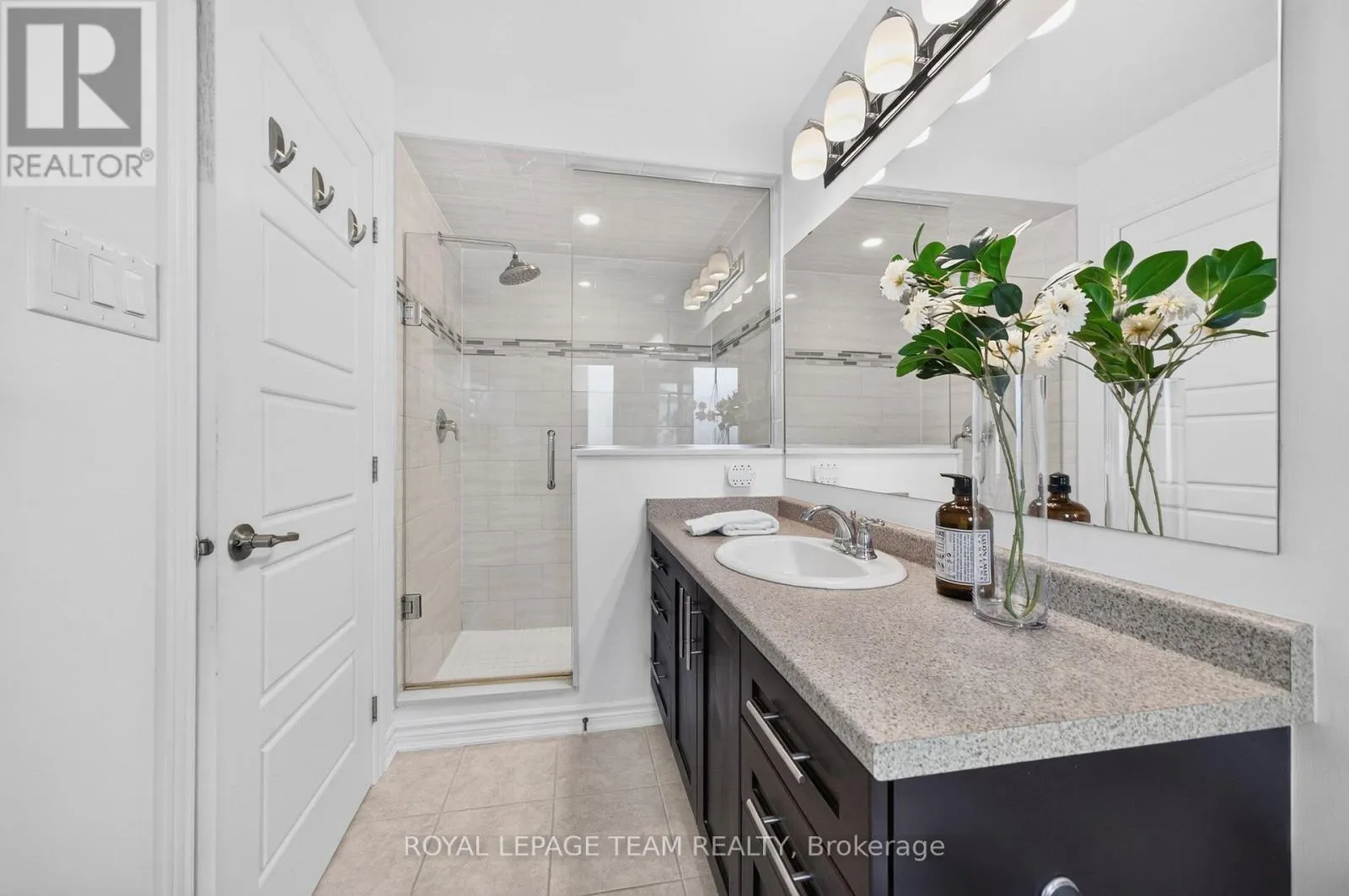 517 FOXLIGHT CIRCLE