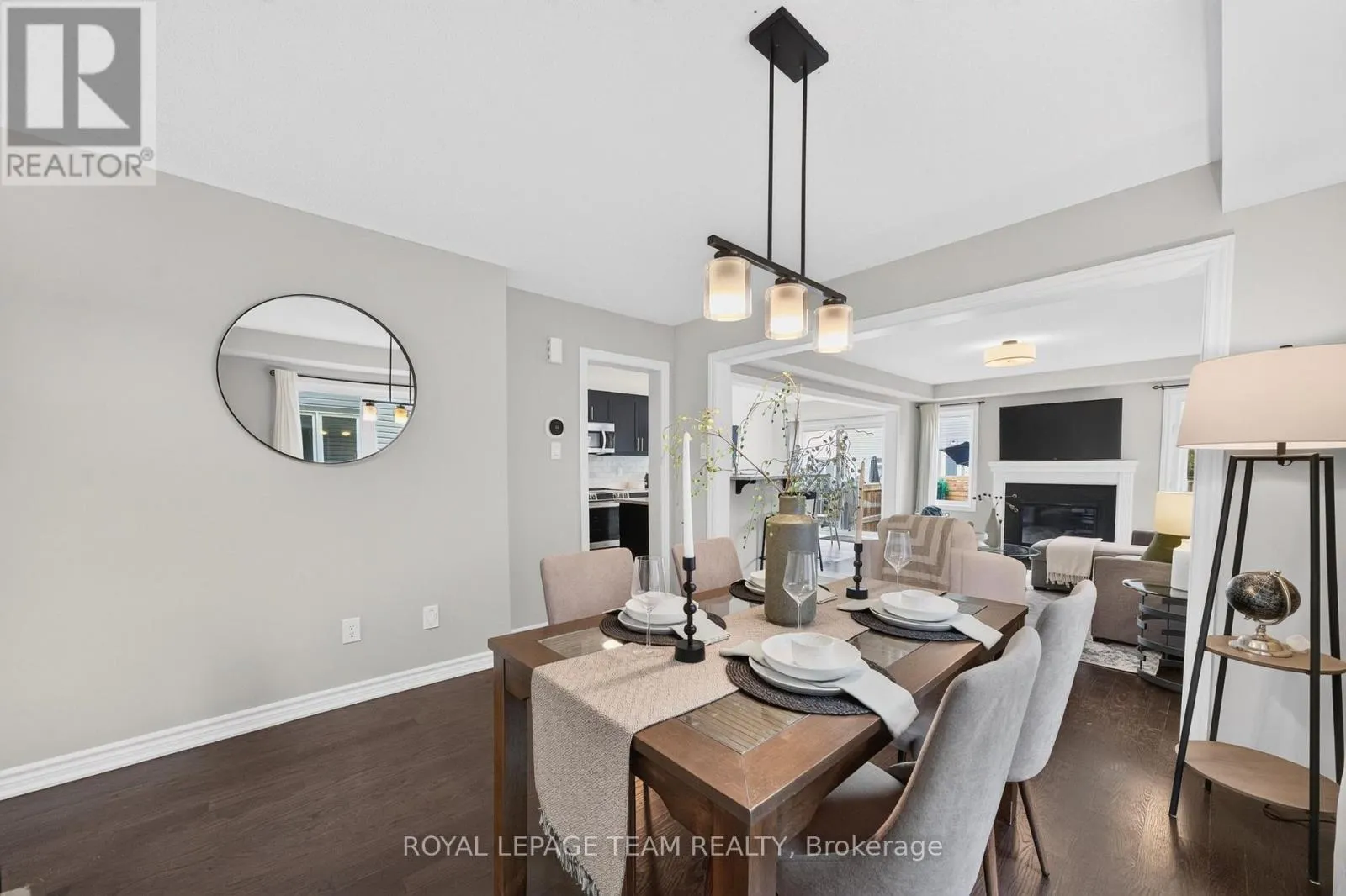 517 FOXLIGHT CIRCLE